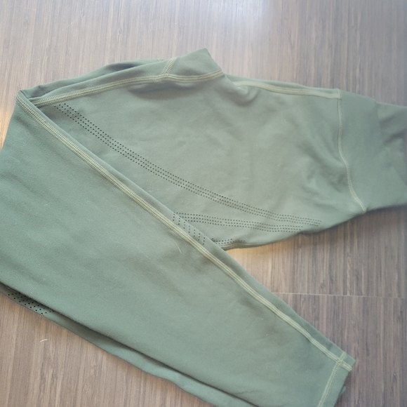 Alphalete Laser Cut Surface Path Legging Olive - Picture 4 of 5